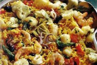 Паэлья с рыбой и креветками