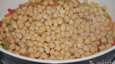 пилав из курятины с булгуром и нутом