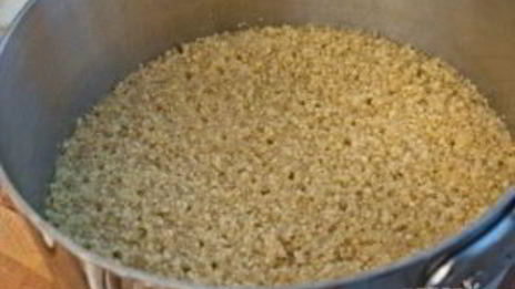 плов из киноа с грибами