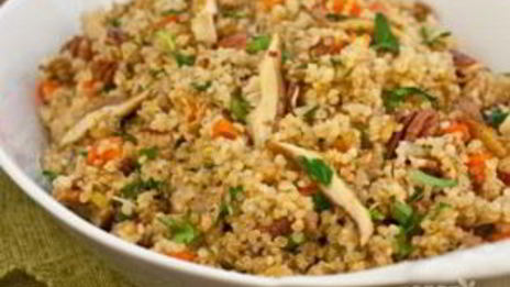 плов из киноа с грибами