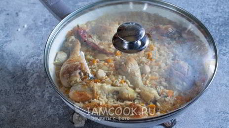 плов из курицы на сковороде