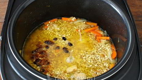 плов из перловки в мультиварке