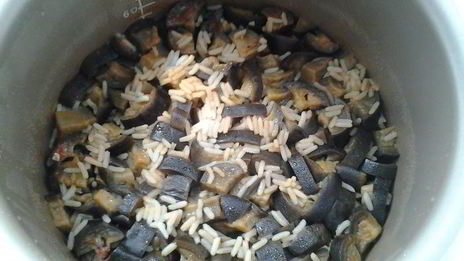 плов с баклажанами в мультиварке