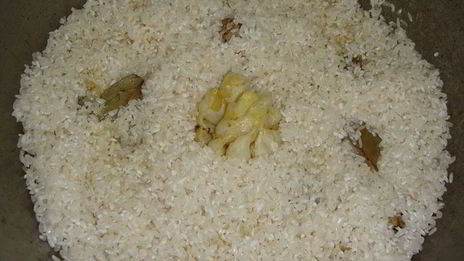 плов с курицей и курагой в духовке