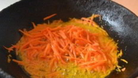 плов с курицей в кастрюле