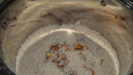 плов с курицей в кастрюле