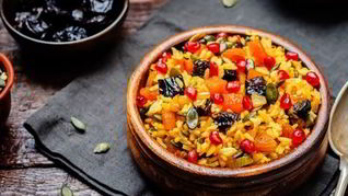 Постный плов с сухофруктами