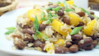 Постный плов с тыквой и фасолью