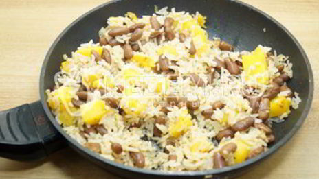 постный плов с тыквой и фасолью