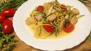 ПП-паста из цукини с курицей и моцареллой