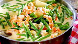 Фрикасе из креветок с зеленой фасолью