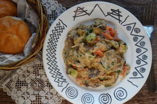 Грибное рагу с кабачками в сметанном соусе