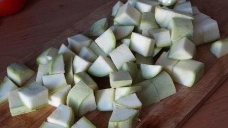 грибное рагу с кабачками в сметанном соусе