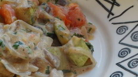 грибное рагу с кабачками в сметанном соусе