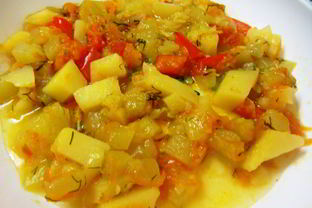 Летнее овощное рагу с картофелем в мультиварке