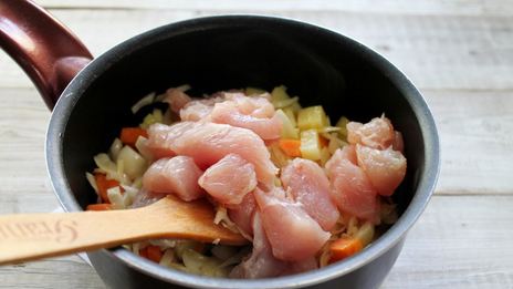 овощное рагу с курицей с капустой и картошкой