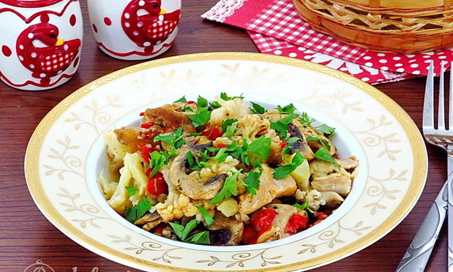 Рецепт овощного рагу с курицей в мультиварке