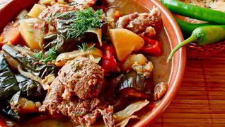 Овощное рагу с жирной бараниной