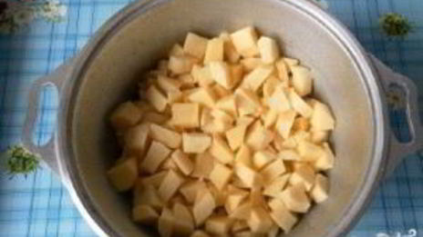 овощное рагу со свининой и кабачками