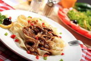 Паста с рагу из баранины и овощей