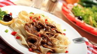 Паста с рагу из баранины и овощей