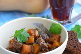 Рагу из говядины с тыквой в темном пиве
