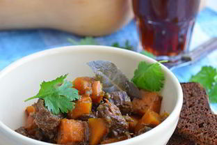 Рагу из говядины с тыквой в темном пиве