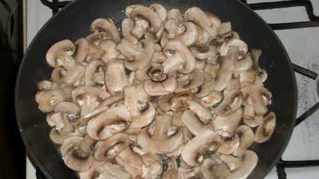 рагу овощное с грибами и куриной печенью