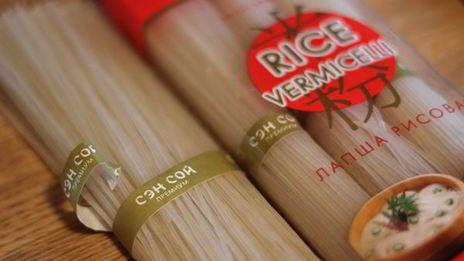 рисовая лапша с креветками в соусе терияки