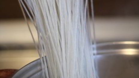 рисовая лапша с креветками в соусе терияки