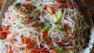 Рисовая лапша с овощами