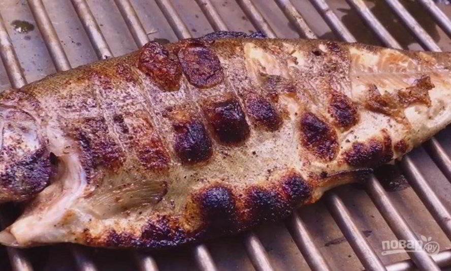 Рецепт форели на мангале в лимонно-чесночном маринаде