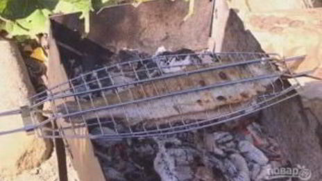 форель на мангале в лимонно-чесночном маринаде