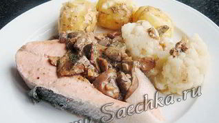 Форель с грибным соусом