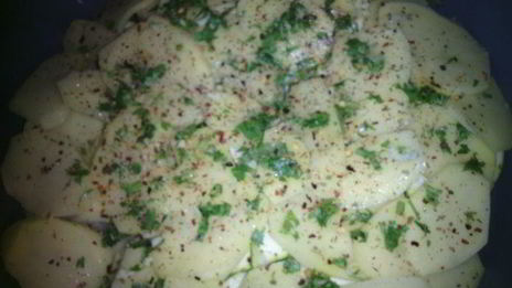 форель с овощами и каперсами в пикантном соусе