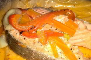 Форель, запеченная в пергаменте