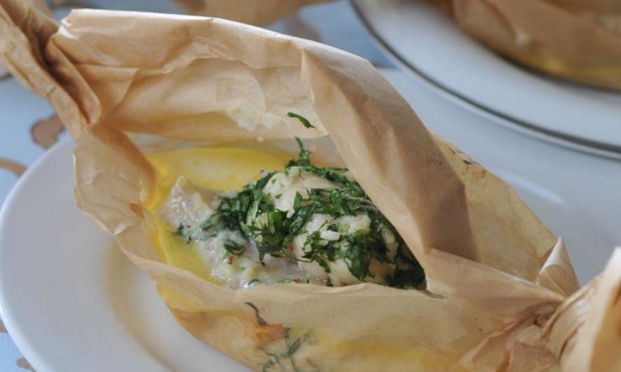 Рецепт гребешков и палтус с чесночно-сливочным соусом