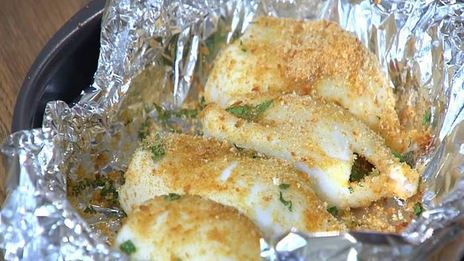 кальмары, фаршированные каперсами, анчоусами и петрушкой