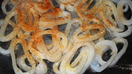 кальмары тушеные с овощами