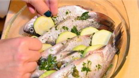 карп с белым столовым вином