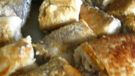 хек под свекольным маринадом