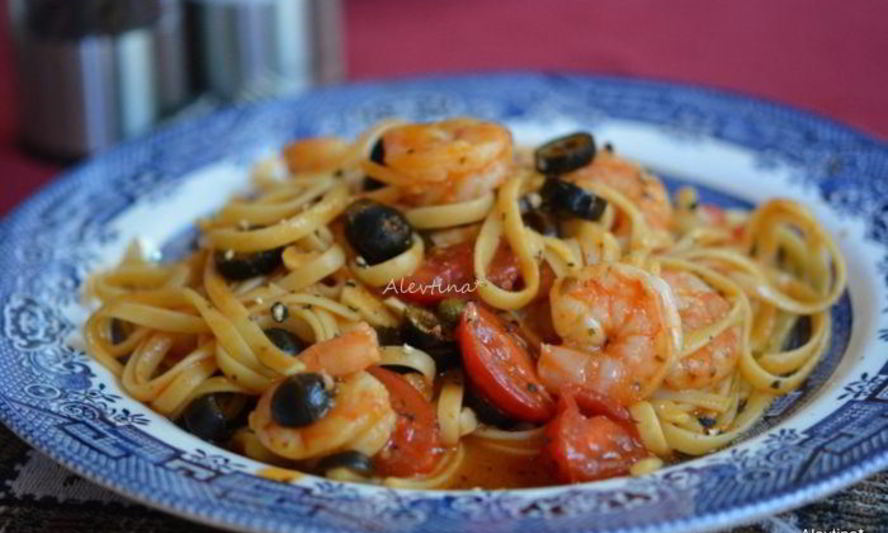 Рецепт креветок с лингвине и соусом puttanesca