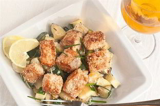 Лосось в кунжуте с цукини и лимонной цедрой