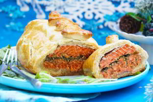 Лосось в песочном тесте с ароматным маслом