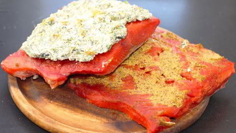 лосось в песочном тесте с ароматным маслом