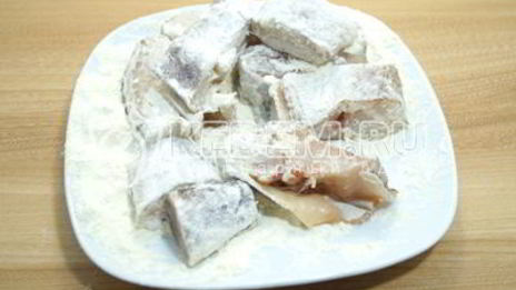 минтай тушеный с овощами