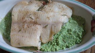 Палтус с песто из брокколи