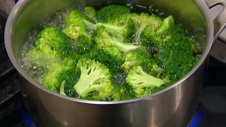 палтус с песто из брокколи