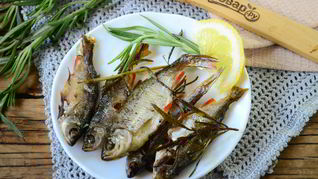 Плотва, запеченная в духовке