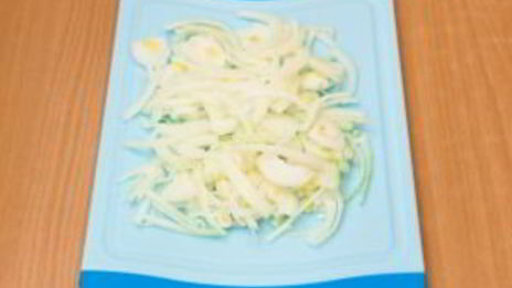 рыба, тушенная с овощами в фольге